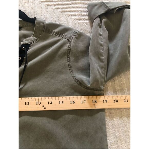Express Womens Olive Lace Up Front Tassel Long Sleeve Shirt Top Size P/S - Picture 9 of 12